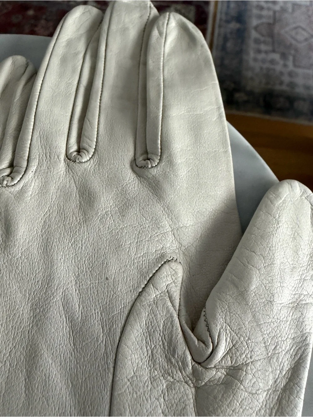 Vintage Classic Cream Leather Women's Gloves